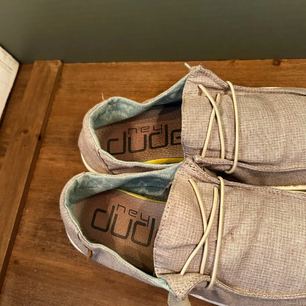 Hey Dude Wendy Chambray Beige White Womens Walking Slip On Shoes Size 8